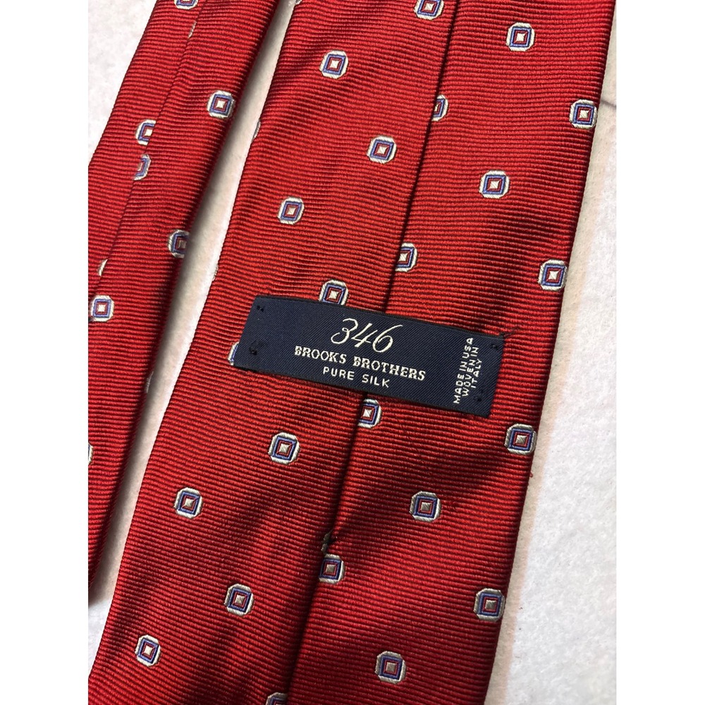 Brooks Brothers 346 Red Silk Geometric Square Pattern Tie Made in USA Italy